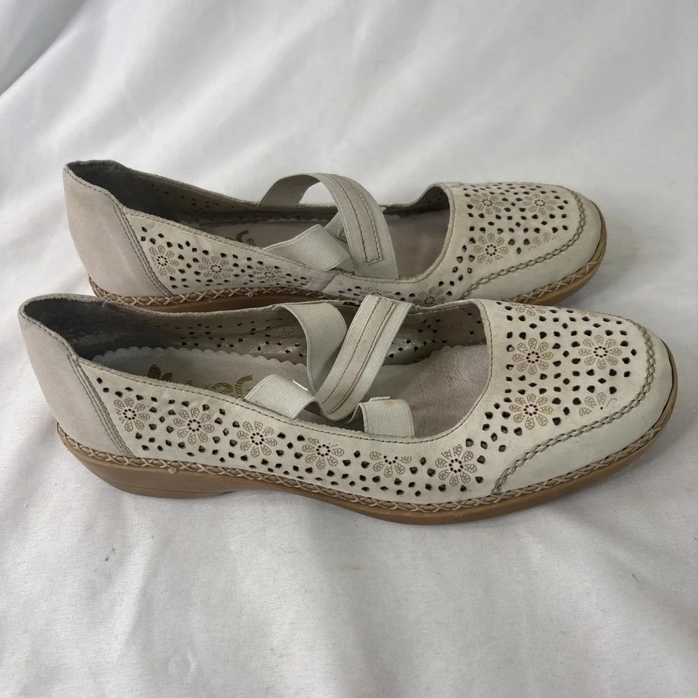 Rieker Antistress Perforated Floral Cutout Mary Jane 40 8.5/9 Cottagecore Flats